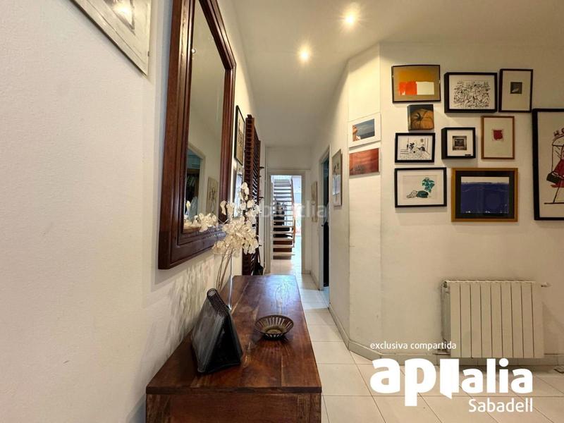 Foto 208008d5-3ead-4c2a-a834-64eb59ba8b51. Casa con riscaldamento in Gràcia Sabadell