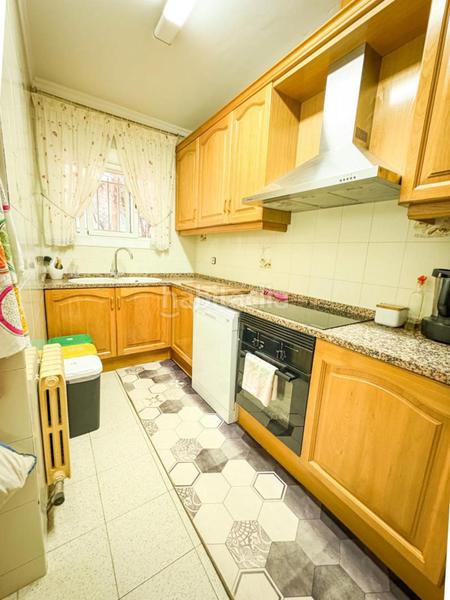 Foto 0c22a40e-7dc4-4689-b797-6e0cf51f2a81. Casa fantástica casa adosada en venta de 5 habitaciones! en Castellar del Vallès