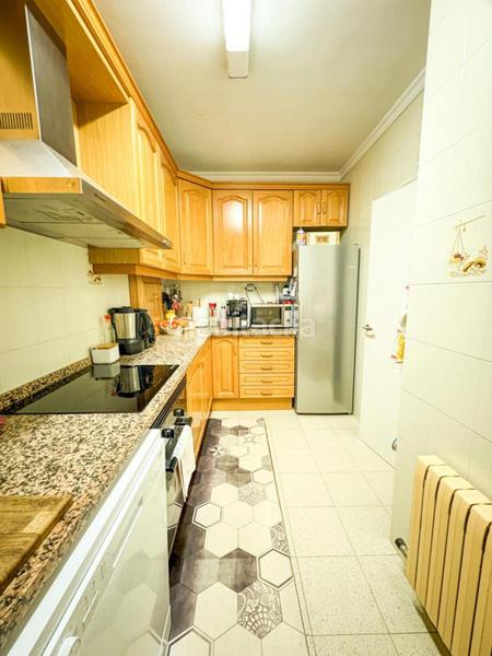 Foto 90698f47-7eb1-42c8-b983-b56329f8eb18. Casa fantástica casa adosada en venta de 5 habitaciones! en Castellar del Vallès