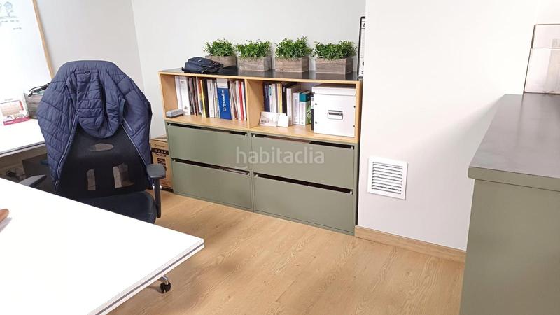Foto ab75cbbb-6251-47d9-9468-2dde5cbc3bec. Alquiler local comercial local reformado adaptado como oficina! en Sabadell