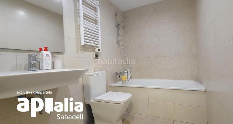Foto aea2477c-0fbb-45a3-9a38-811713ada211. Pis amb calefacció piscina a Eixample Sabadell