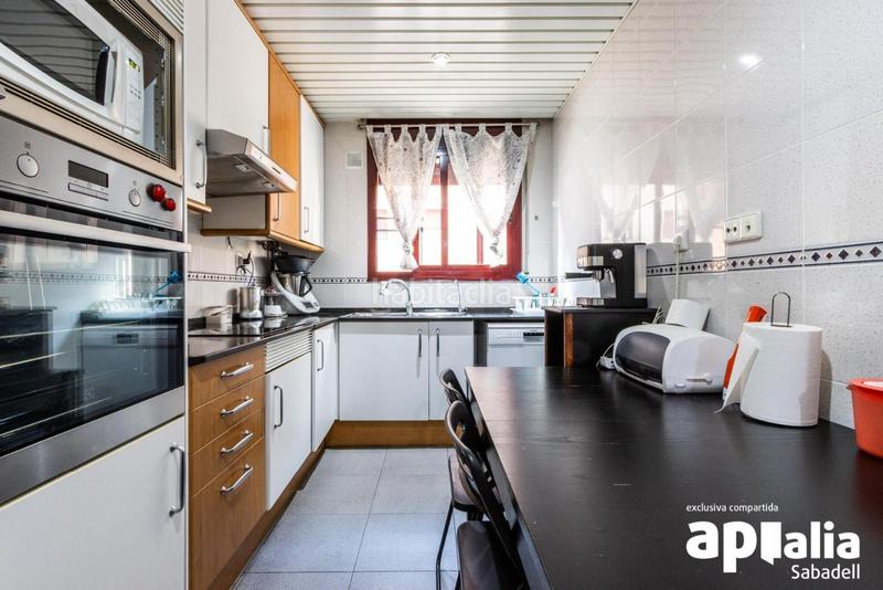 Foto 7c17f84a-03d4-43e2-a0a9-1fd465226dd2. Pis amb calefacció aparcament piscina a Campoamor Sabadell