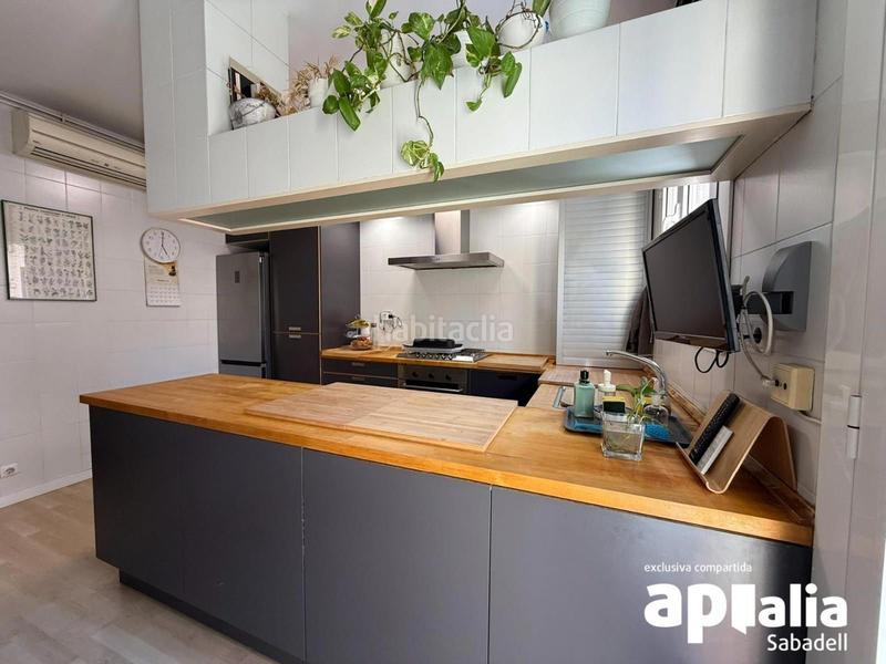 Foto c5f5bd95-a728-4013-9da7-49104a133fe2. Casa amb calefacció aparcament a Creu Alta Sabadell