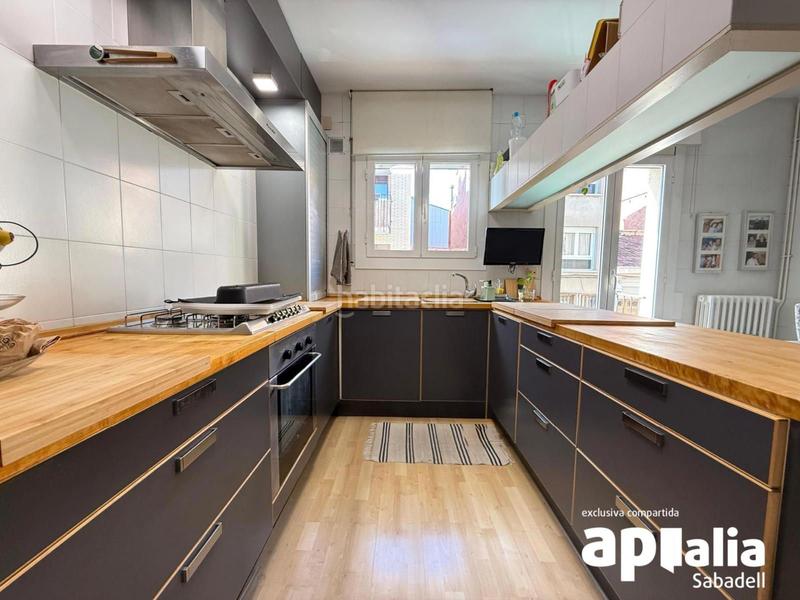 Foto ca26633f-1abb-47bc-bf69-11ea57048295. Casa amb calefacció aparcament a Creu Alta Sabadell