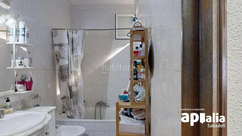 Foto b1dc0ec0-4a77-4e48-bfa8-ec766f1c0281. Casa con riscaldamento parcheggio in Creu de Barberà Sabadell