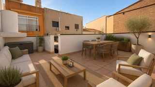 House in Ca n'Oriac. Casa en venta con patio y terraza en ca noriach!