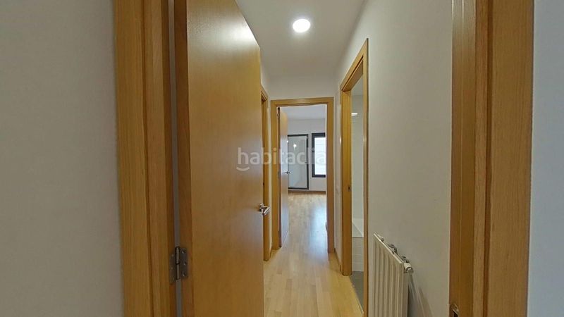 Foto 42bd8ac9-fc1f-44c9-b69c-a72047362df2. Pis amb calefacció aparcament a Creu de Barberà Sabadell