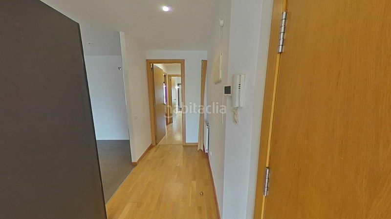 Foto 56279faa-763b-4946-a495-b679cd75d046. Pis amb calefacció aparcament a Creu de Barberà Sabadell