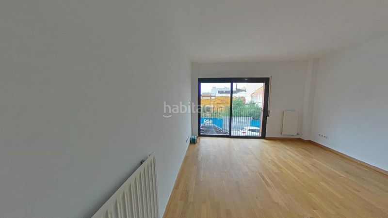 Foto 8af40d21-0df6-4802-b74b-98599b8e7a75. Pis amb calefacció aparcament a Creu de Barberà Sabadell