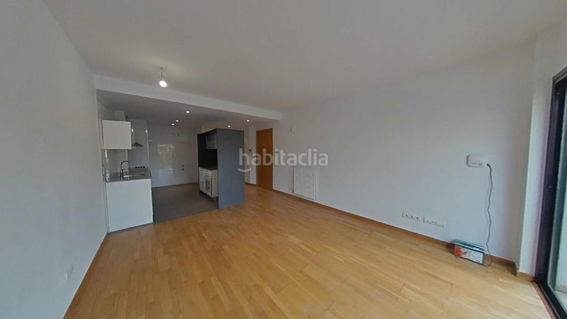 Foto bb0c1bda-3fa4-4e4c-abcc-d0ad0f729de4. Pis amb calefacció aparcament a Creu de Barberà Sabadell