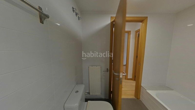 Foto dad82e88-8728-4d43-b3fe-827213946263. Pis amb calefacció aparcament a Creu de Barberà Sabadell