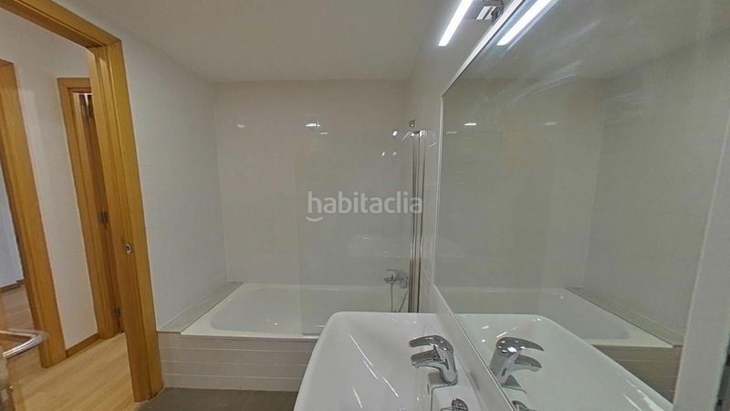 Foto fd39f4bb-58ee-4c34-939e-3d938dc3f247. Pis amb calefacció aparcament a Creu de Barberà Sabadell