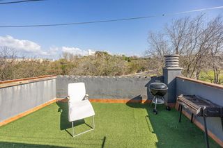 Haus in Serra d'en Camaró. Fantástica casa con garaje cerca del corte inglés!