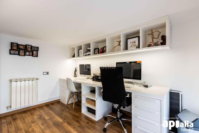Foto 4f8d5a54-6d6a-4e09-9594-f9128ee19e69. Casa amb calefacció aparcament a Gràcia Sabadell