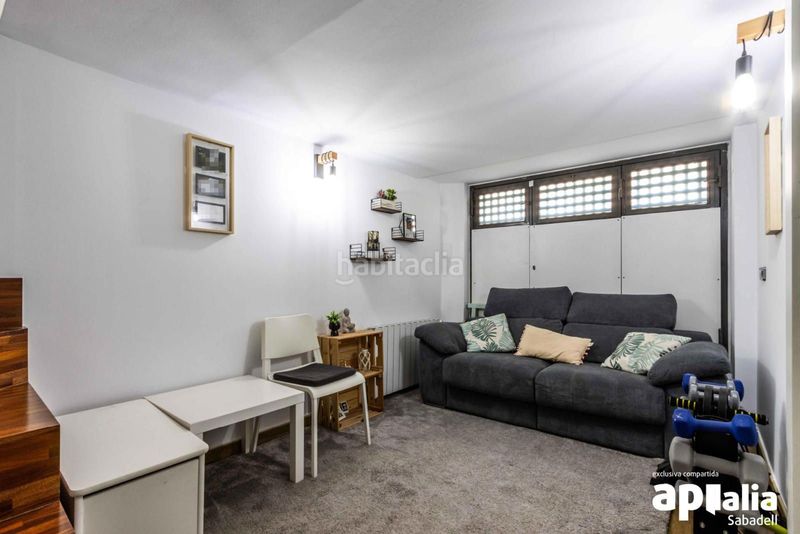 Foto dd4eb6e0-503d-48e7-8dcc-c6cfe7989e5b. Casa amb calefacció aparcament a Gràcia Sabadell