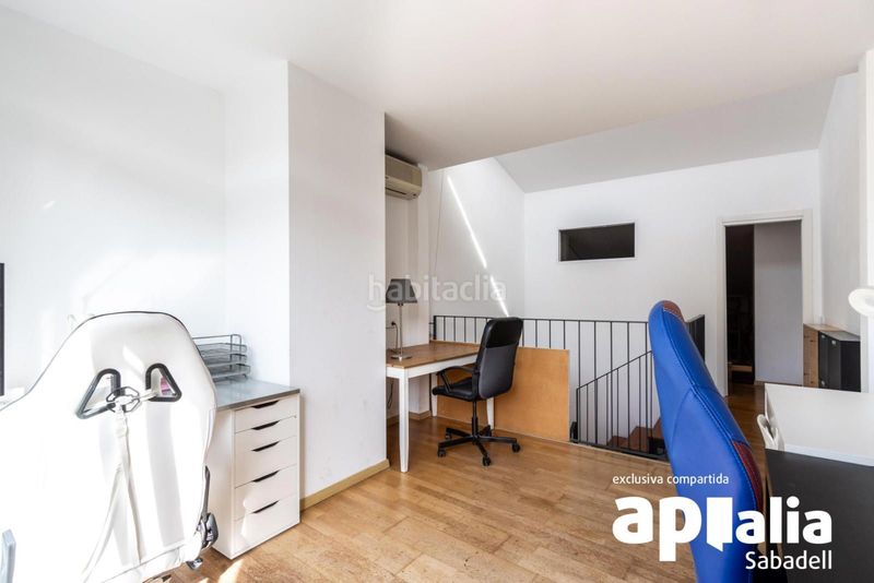 Foto 14698877-fb2a-42d7-9c52-ac43fe47c3c1. Casa amb calefacció aparcament a Gràcia Sabadell