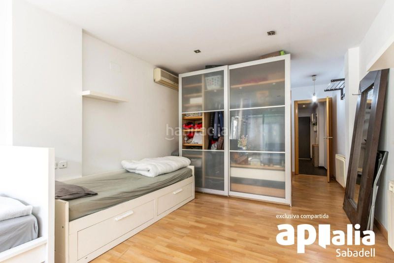 Foto 241030a7-8613-4315-b21b-e2058032cb2a. Casa amb calefacció aparcament a Gràcia Sabadell