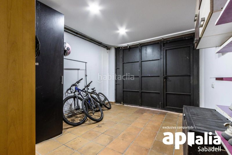Foto 54b81df6-efe1-45aa-bd69-f520cf31f1c6. Casa amb calefacció aparcament a Gràcia Sabadell