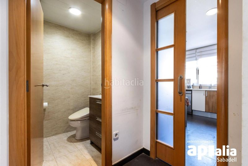 Foto ae01c41f-0a3d-4c06-8106-5f656d71f8c4. Casa amb calefacció aparcament a Gràcia Sabadell
