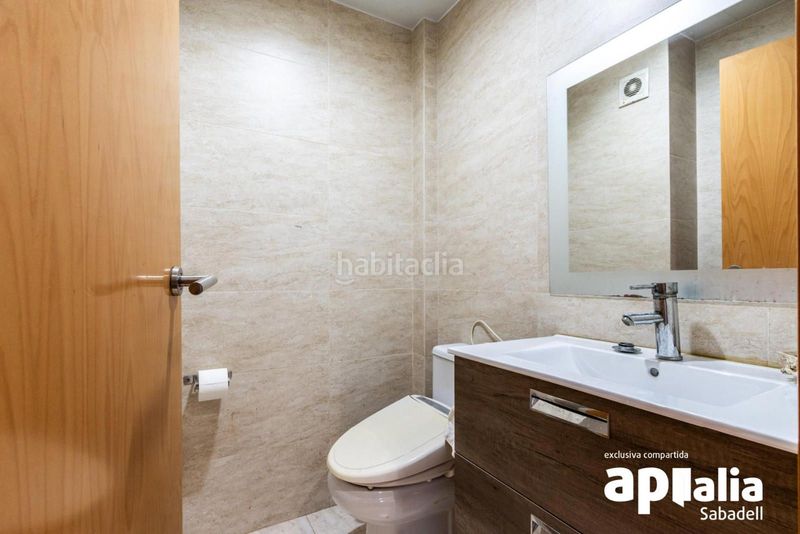 Foto c30ec89b-9773-4589-8cfa-2eeec49f05ba. Casa amb calefacció aparcament a Gràcia Sabadell