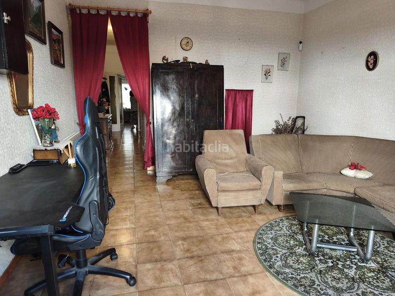 Foto 4a3d0c02-cf13-44aa-a3b3-4d5ac968d9cd. Casa amb aparcament a Covadonga Sabadell