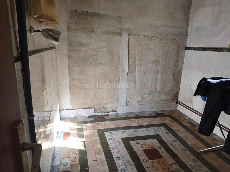 Foto e408aa0f-8adb-4d4e-a295-6c6ff4a094d4. Casa amb aparcament a Covadonga Sabadell
