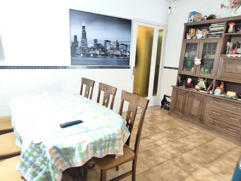 Foto f160cd18-217b-41ce-8129-9907bc392220. Casa amb aparcament a Covadonga Sabadell