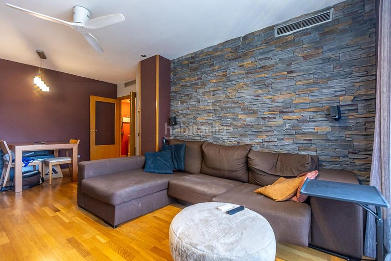 Foto b5f6dee9-27db-42ee-be78-fec59b7f2fcb. Flat with heating parking in Eixample Sabadell