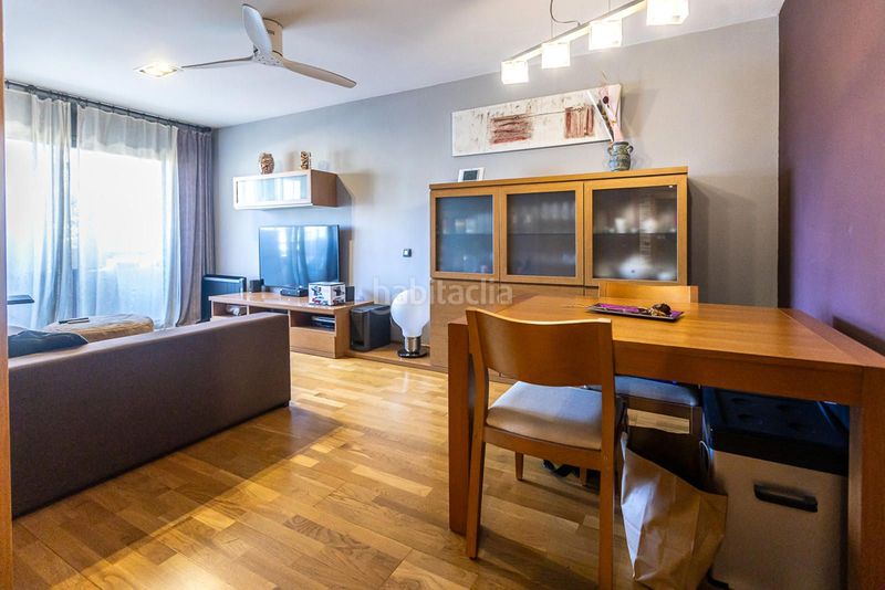 Foto f009b472-e639-4de5-a3ce-b2edd2204113. Flat with heating parking in Eixample Sabadell