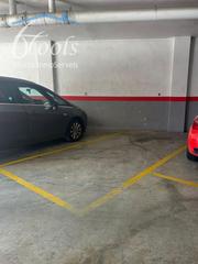 Lloguer Aparcament cotxe a Casc Antic. Se alquila plaza parquing al lado del polideportivo