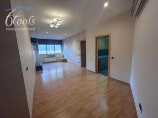 Pis a Can Clos-Pinetons. Tu nuevo hogar te espera comodidad, estilo y una ubicación perfe