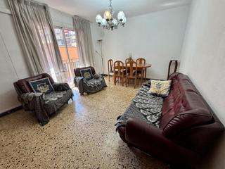 Affitto Appartamento  Carrer de jaume i. Contrato temporal para estudiantes 4 dormitorios.