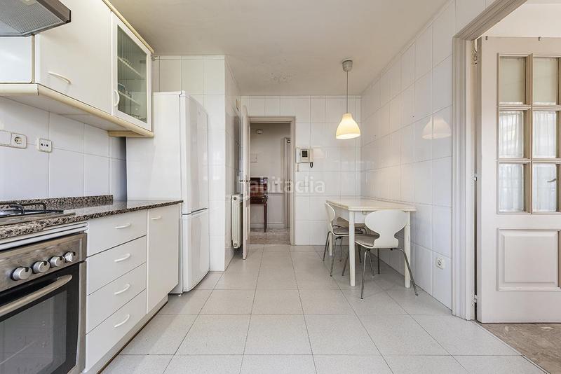 Foto 20ad7e44-cece-4b30-a88b-08697569eafc. Piso gran piso de 4 dormitorios con 2 baños de 150 m2 ciudad. en Tarragona