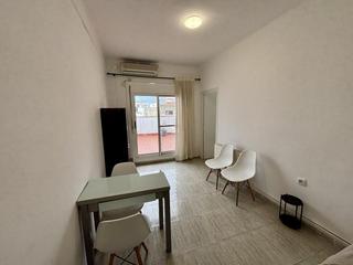 Miete Dachwohnung  Carrer del governador gonzález. Ático 2 dormitorios con terraza sin ascensor en centro ciudad.