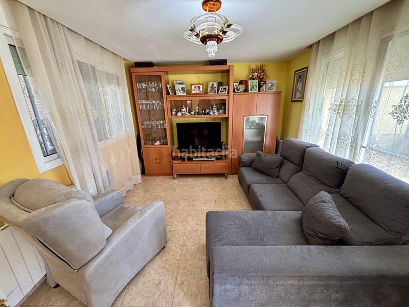 Foto 1526b59b-bb34-46bf-a411-9702d093aeee. Casa adossada amb calefacció a Valls