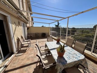Maison jumelée  Bisbe móra. Chalet esquinero adosado con terraza en valls
