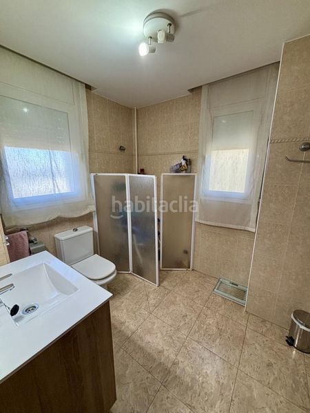 Foto f5b84f5a-dada-4ba9-8d50-4b6130ee658f. Casa adossada amb calefacció a Valls