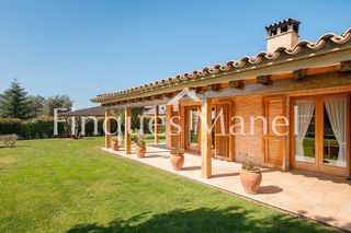 Xalet a Cam de la muntanya. Chalet con 4 habitaciones con parking, calefaccin, aire acondic