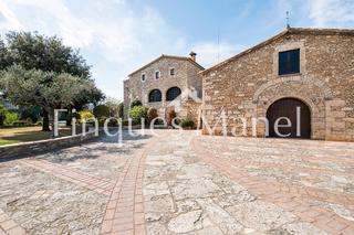 Masia a Carrer terme 16. Magnifica masia en venda a banyoles