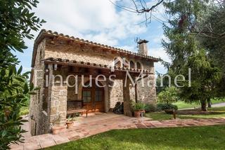 Bauernhof in N/a. Excel·lent finca rústica ubicada a porqueres