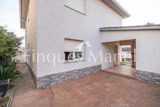 Casa a Porqueres. Casa en venda a porqueres