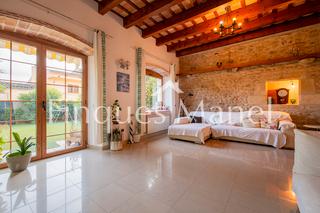 Masía en Carrer de pere roure 22. Casa rústica en venda a medinyà