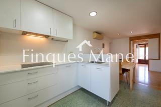 Pis a Flaçà. Pis en excel·lent estat al centre de flaçà