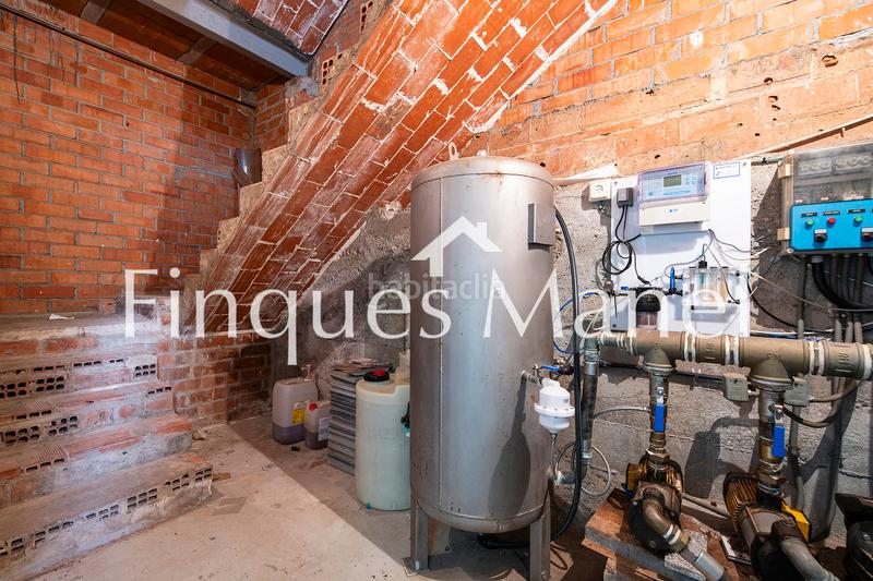 Foto 0fba1924-14d2-455e-b0cf-d78601b43ecd. Edifici a avinguda de girona 11 a Eixample Residencial Escala (L´)