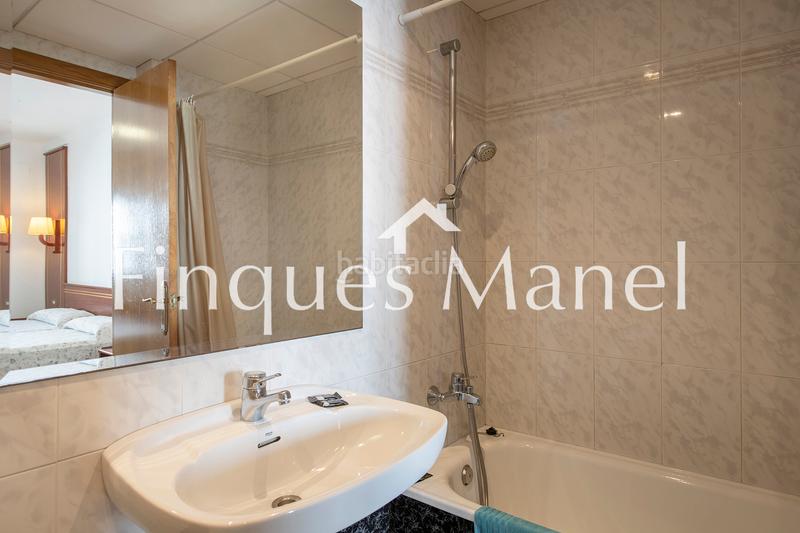 Foto 30304b89-4b02-4729-b9d3-c6b3255c312c. Edifici a avinguda de girona 11 a Eixample Residencial Escala (L´)