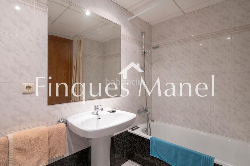 Foto 32391809-4c11-407a-9f09-dc386e58a31c. Edifici a avinguda de girona 11 a Eixample Residencial Escala (L´)