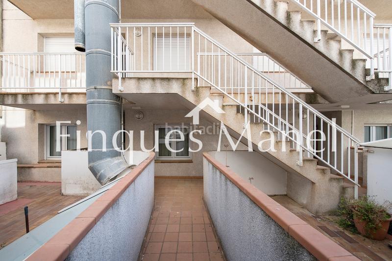 Foto 7e54acbf-4a6d-42ce-afc2-2f1db7ade577. Edifici a avinguda de girona 11 a Eixample Residencial Escala (L´)