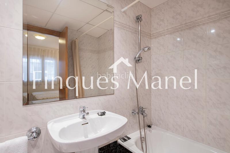 Foto 9e562843-0bfe-463a-baf3-95dc60118655. Edifici a avinguda de girona 11 a Eixample Residencial Escala (L´)