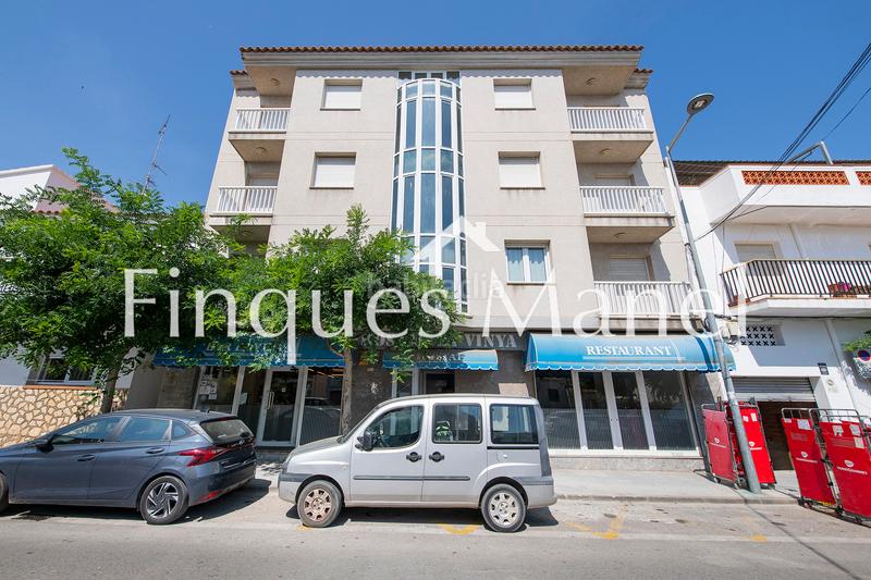 Foto b18cbbb1-bb63-4ae7-b031-d62f39e3ca71. Edifici a avinguda de girona 11 a Eixample Residencial Escala (L´)