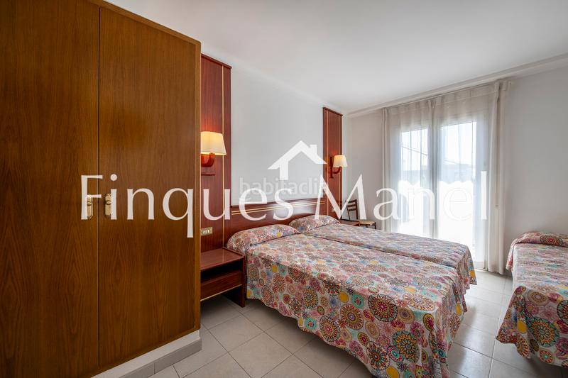 Foto c75ba8c5-8227-4f2a-b530-9bbdc43d3eaa. Edifici a avinguda de girona 11 a Eixample Residencial Escala (L´)